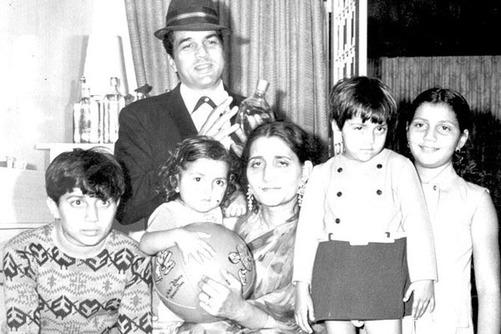 Dharmendra and his first wife and kids